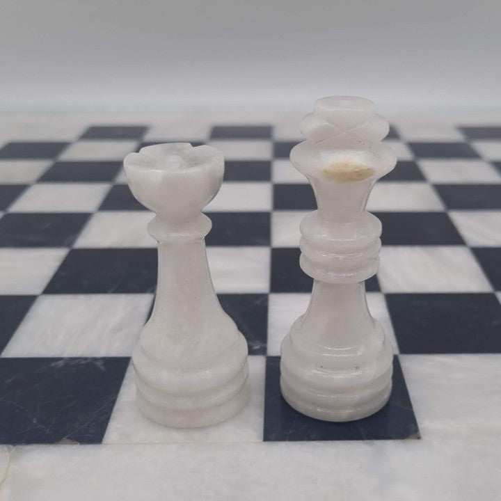 Black & White Marble Chess Set - Damaged Product Sale - discoloured white King beside white Queen