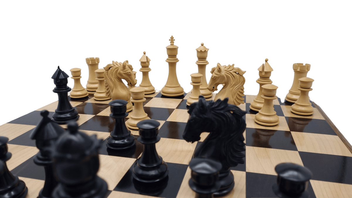 Prague Prestige Chess Set - detail