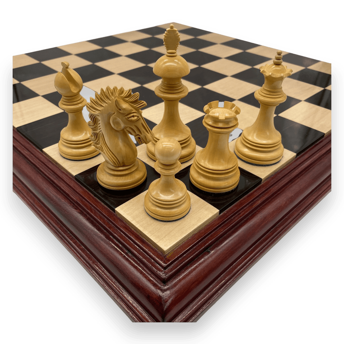 Rex Noir Premium Luxury 4.5" 114mm Padauk / Boxwood Chess Pieces light closeup